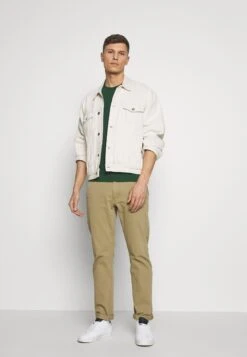 Pier One T-Shirt Print - Dark Green -Herenmode 09f40a0855824be5b114a7ee6a674350