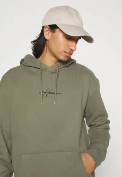 Hollister Co. Summer Icon Unisex - Hoodie - Olive 11 Hollister Co. Summer Icon Unisex - Hoodie - Olive -Herenmode 1d75c77c6c3341e8af5727c10850ddec