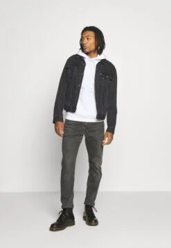 YOURTURN Hoodie - White -Herenmode 367f38ac59b04521a26b03cb513d4c7d