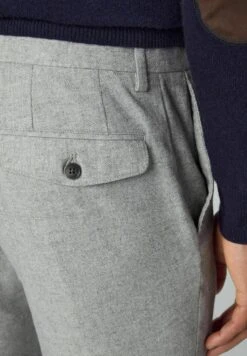 Hackett London Broken Twill Trs - Broek - Light Grey 12 Hackett London Broken Twill Trs - Broek - Light Grey -Herenmode 378341ad4fe742279dbf9ffb50694d55