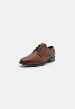 Bugatti Zavinio - Veterschoenen - Cognac 9 Bugatti Zavinio - Veterschoenen - Cognac -Herenmode 37fe04e330c0421a80413e08cea92526