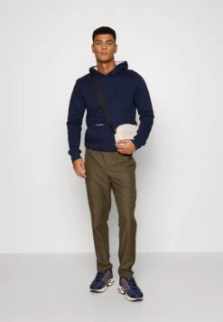 SAMSØE SAMSØE Smithy Trousers - Broek - Stone Gray -Herenmode 40ddd2c49cfe4195ace019f69916c479