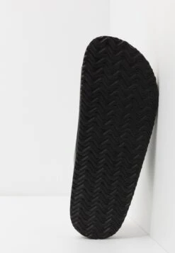 Pier One Unisex - Pantoffels - Black -Herenmode 4a735c24e60449a29969a0148d036b07