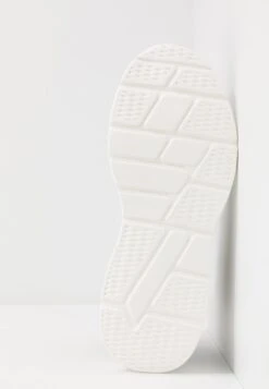 Pier One Sneakers Hoog - Black/White -Herenmode 52b5e07059e148baa03e0194b33ba8c5