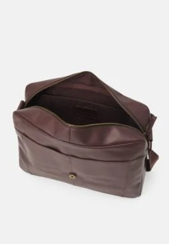 Pier One Leather Unisex - Laptoptas - Brown 8 Pier One Leather Unisex - Laptoptas - Brown -Herenmode 5b4d14f90e4c4510b679f04d80f27b19