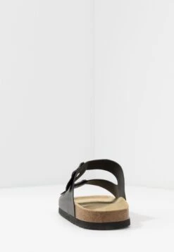 Pier One Unisex - Pantoffels - Black -Herenmode 6792cddf649c4c73afdf1fc19e95f07f