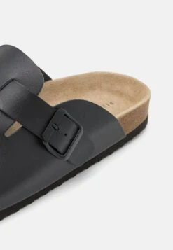 Pier One Leather Unisex - Pantoffels - Black -Herenmode 7b28889d1d2247a8abcae3a4a4c34674