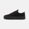 YOURTURN Unisex - Sneakers Laag - Black -Herenmode 8119a81ad47943d7bc004c5f0baab7a3
