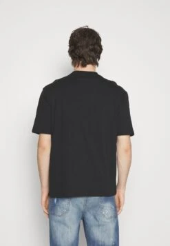 YOURTURN Fallen Schoolzi - T-Shirt Print - Black -Herenmode 92ad55668a4147798c7b544728548f53