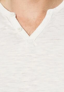 Pier One T-Shirt Basic - Off-White -Herenmode 98d0da50953649dd880949f058c3b43f