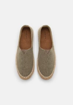 Pier One Espadrilles - Brown -Herenmode b8b6a1b5c8f4462e91558b6bd6046520