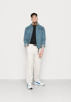 YOURTURN Graphic T-Shirt Beyond Unisex - T-Shirt Print - Black -Herenmode d796fc9d575e47e986c1739c66536faa