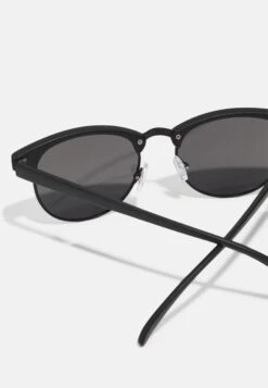 Pier One Unisex - Zonnebril -Black -Herenmode f41786acb4f54644b6e1caf49d70a762